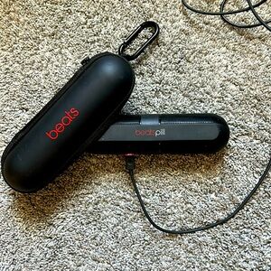 *Sale* Beats By Dre Pill Speaker With Case And Charger